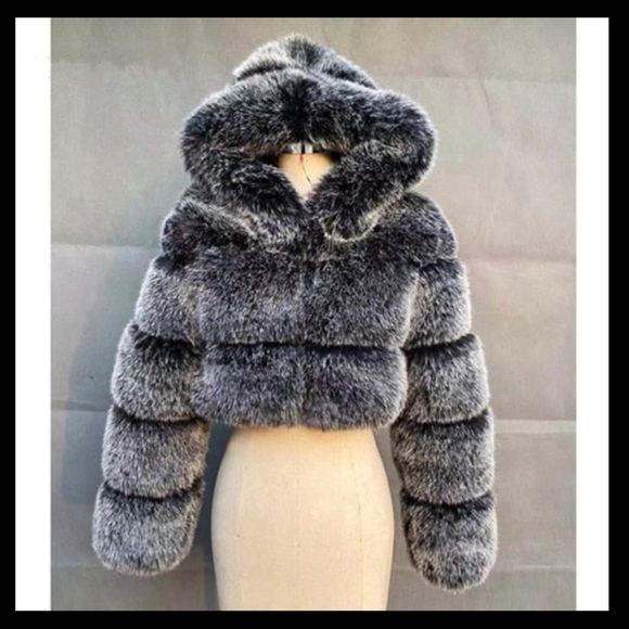 Faux Fur crop jacket - Picture 2 of 2